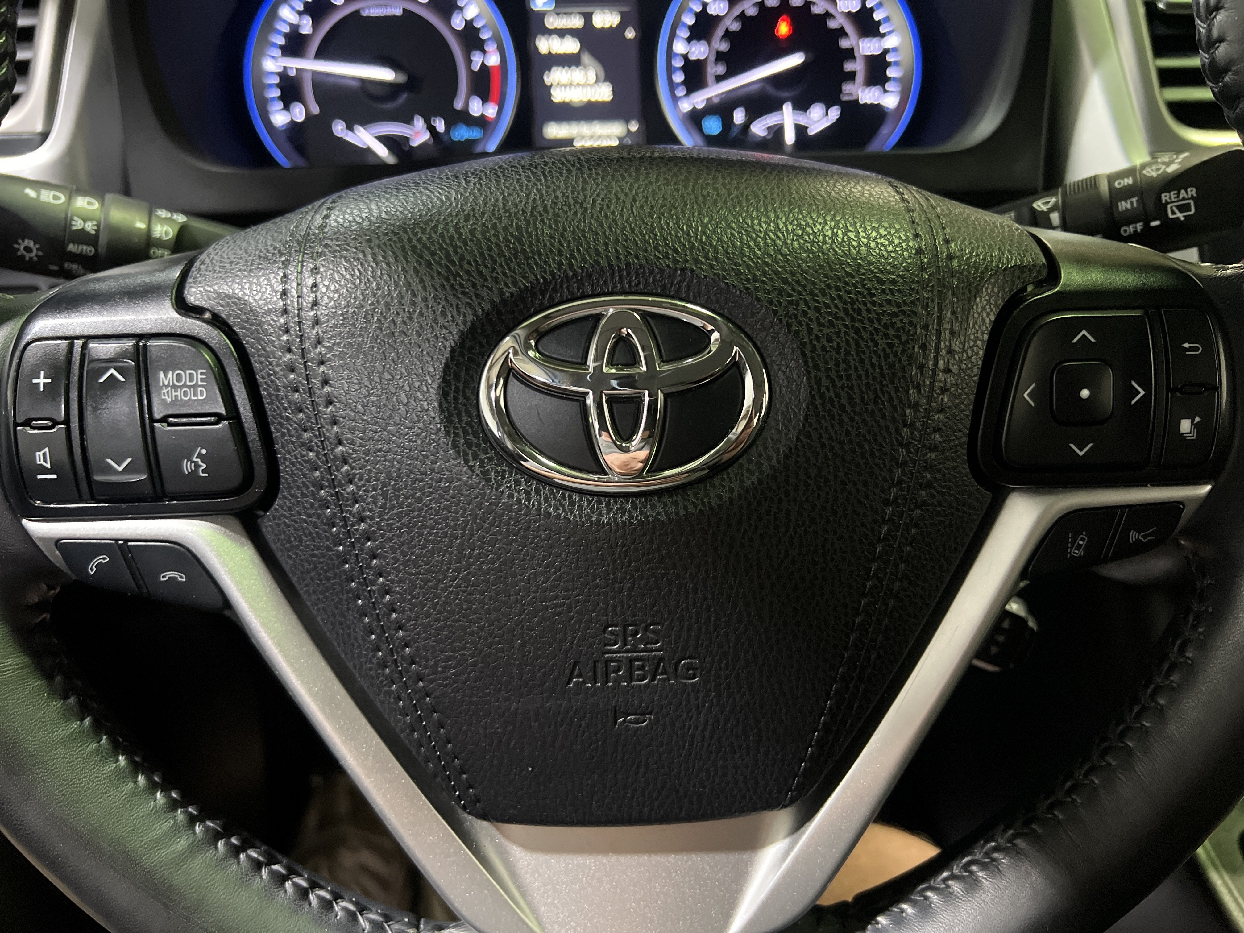 2019 Toyota Highlander SE