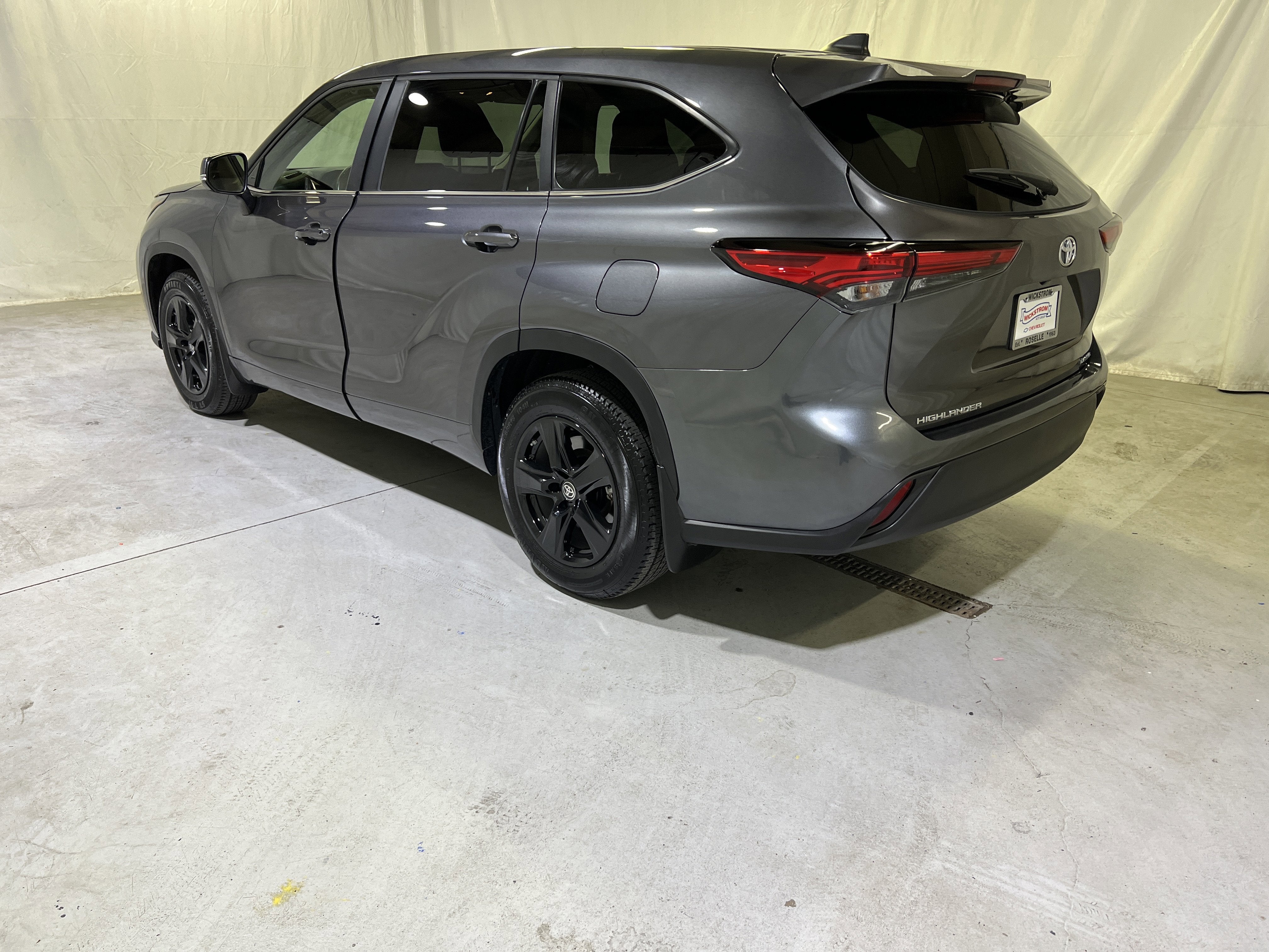 2023 Toyota Highlander LE