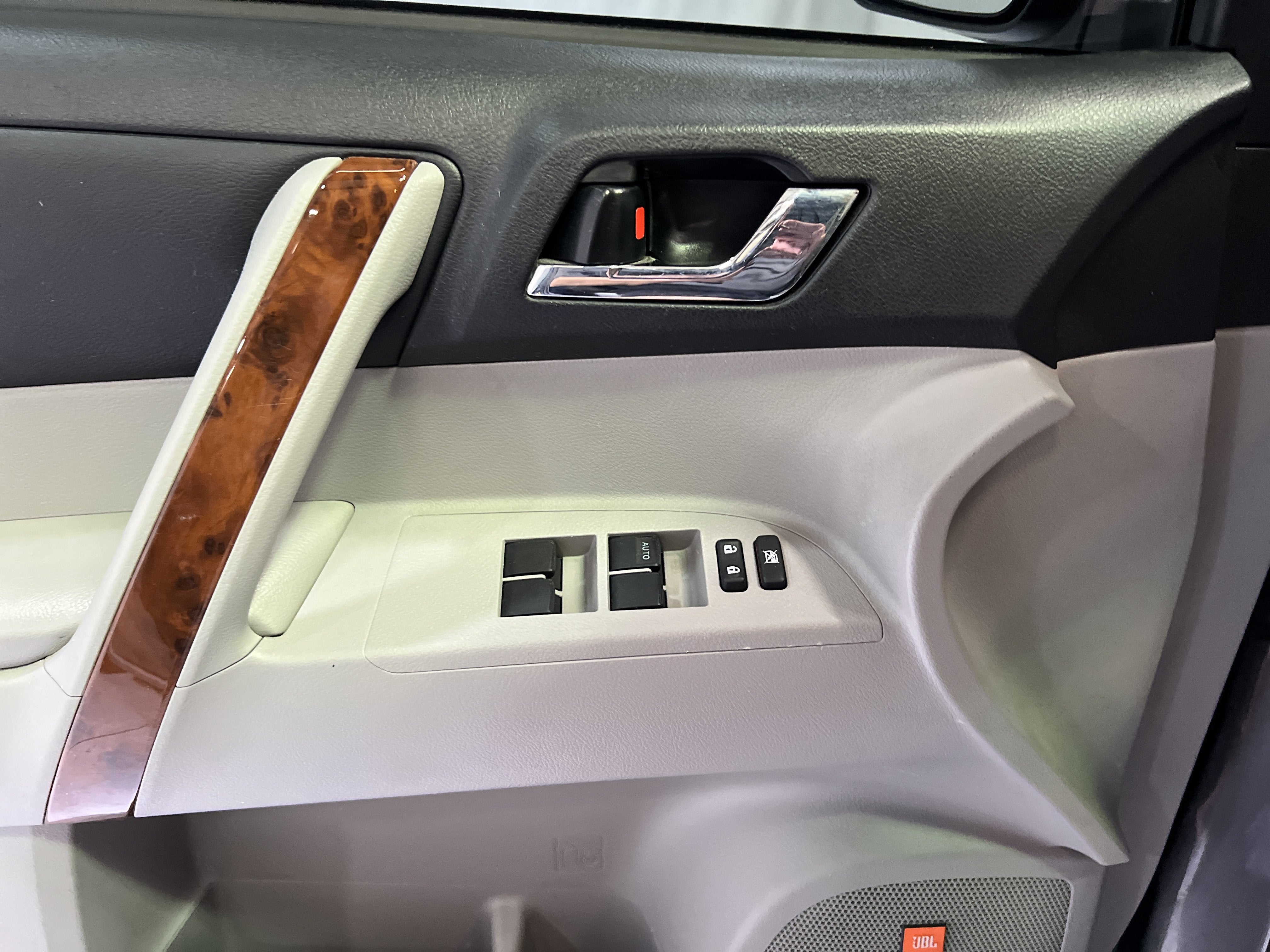 2011 Toyota Highlander Limited V6