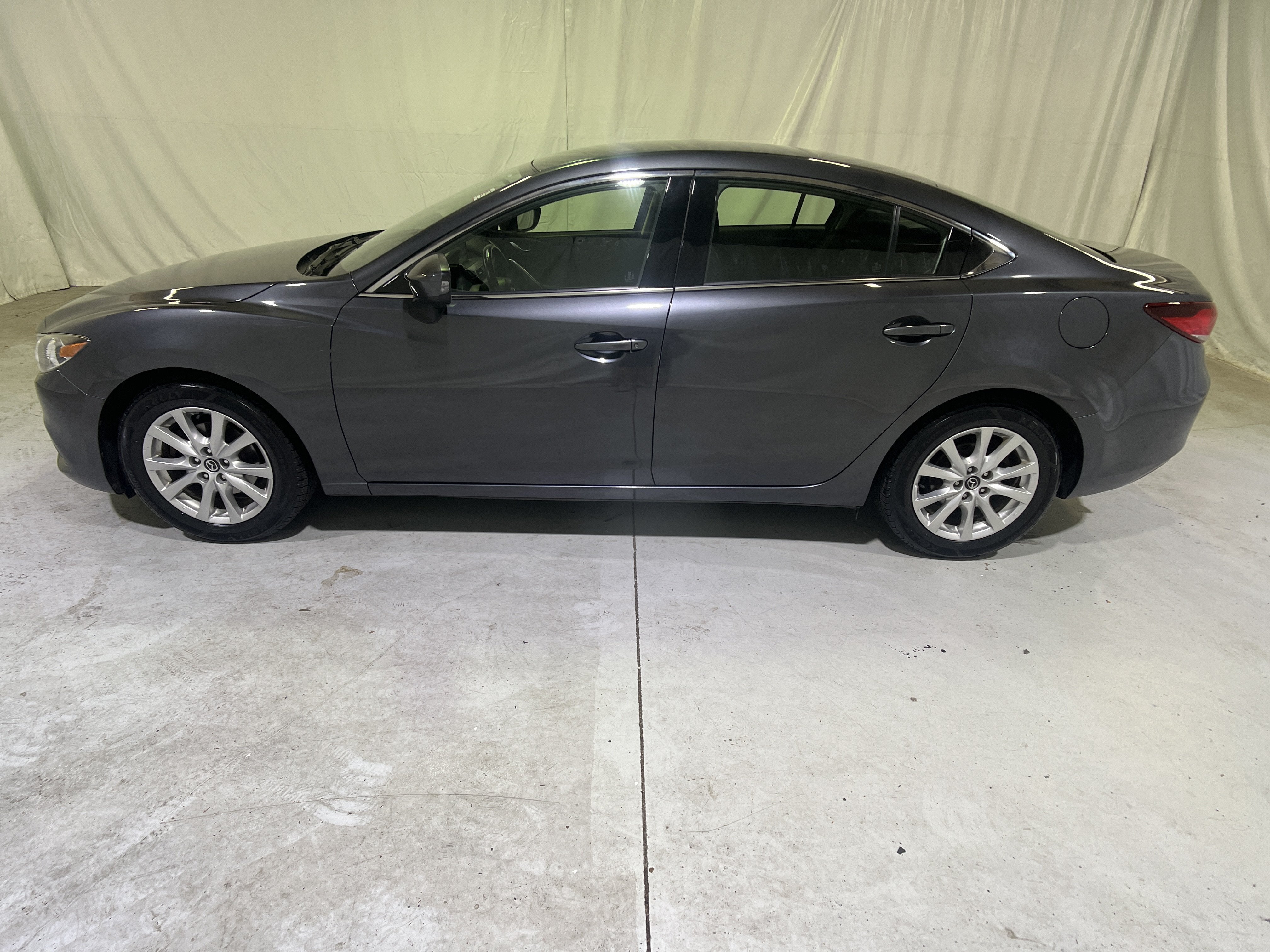2016 Mazda Mazda6 i Sport