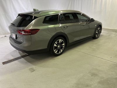 2018 Buick Regal TourX Essence