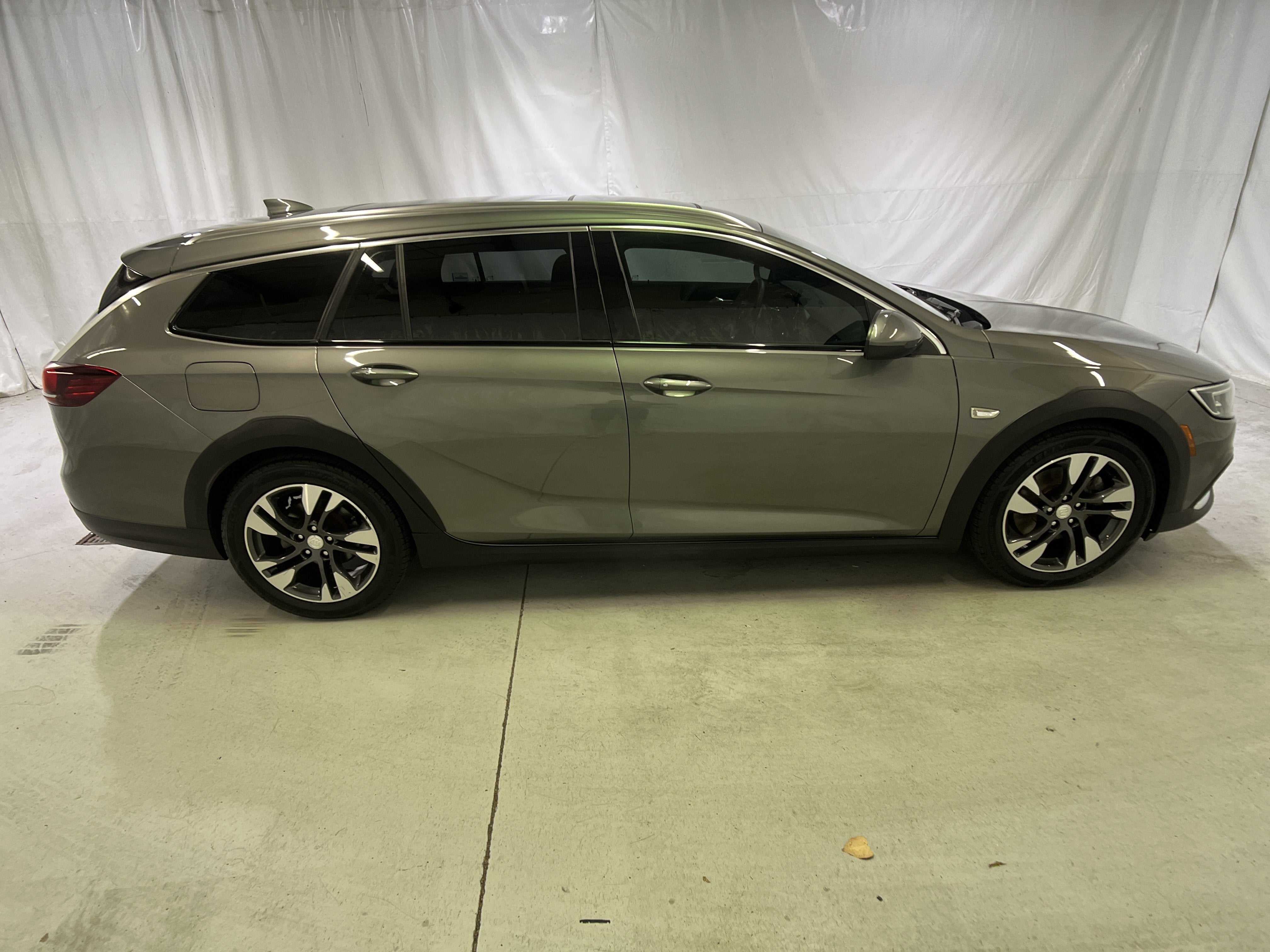 2018 Buick Regal TourX Essence