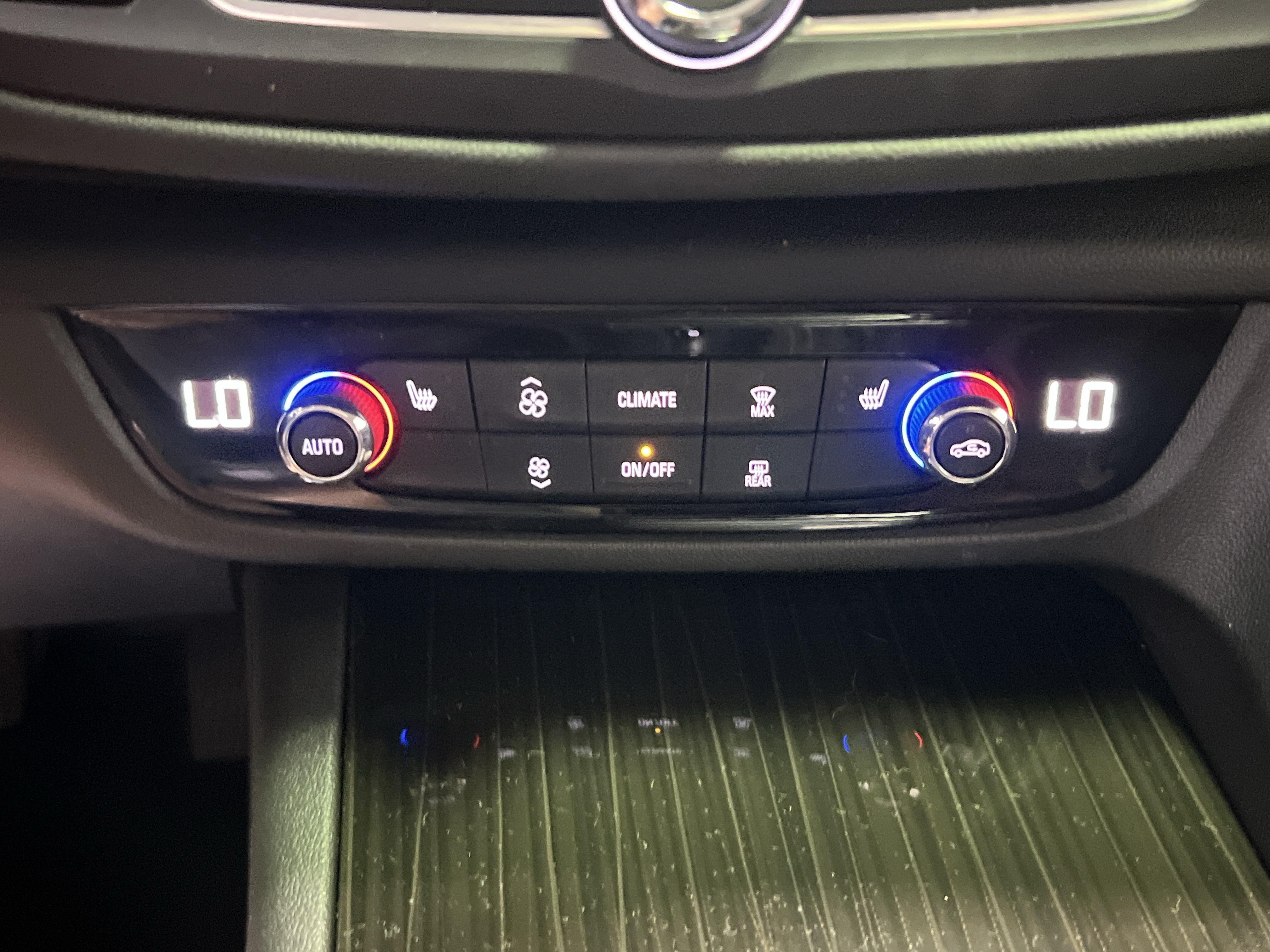 2018 Buick Regal TourX Essence