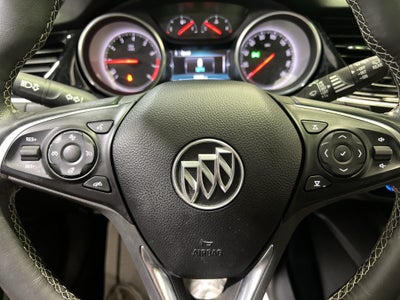 2018 Buick Regal TourX Essence